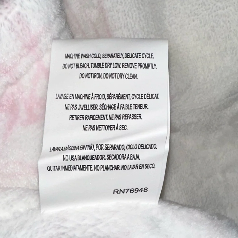 NEW WRANGLER Oversized Plush Throw Blanket Cowgirl Pink/White 60”x70”